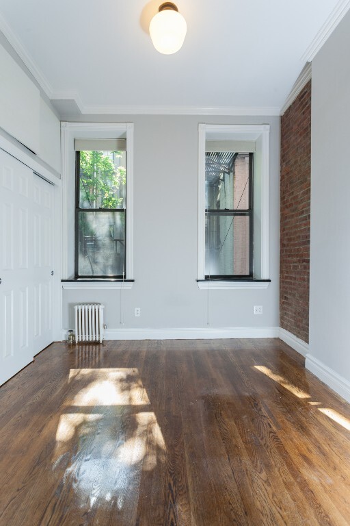 Building Photo - 246 Mott St