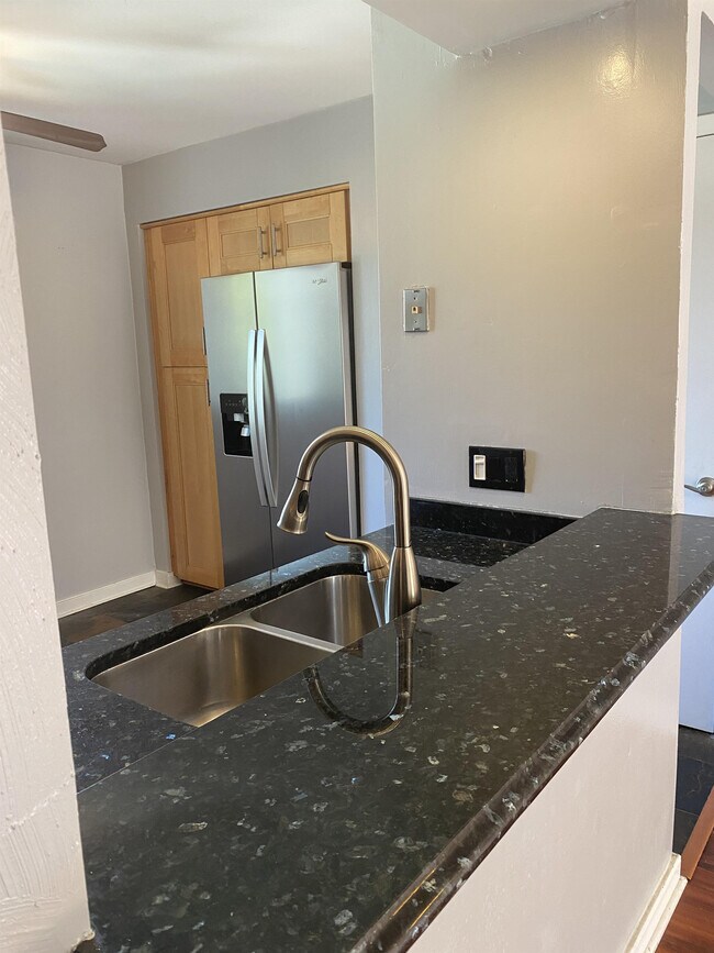 Foto del edificio - 1515 E Ocean View Ave