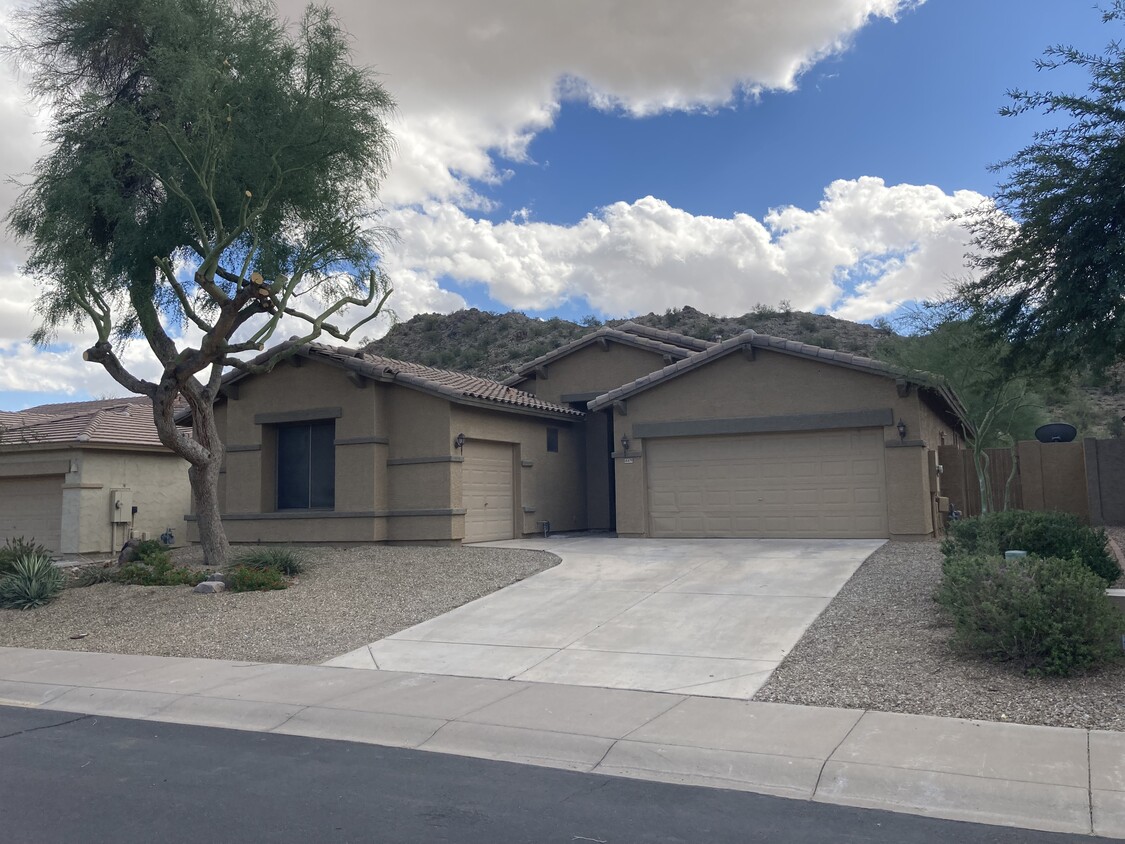 18479 W Capistrano Ave, Goodyear, AZ 85338 House for Rent in Goodyear