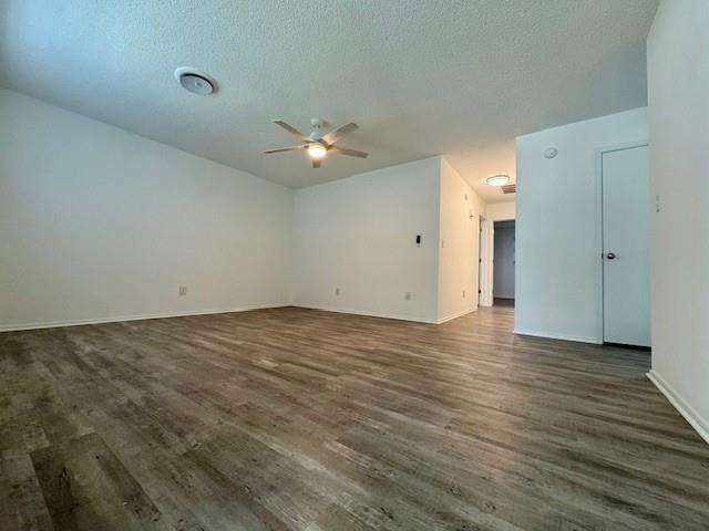 Foto del edificio - 1300 W Rolling Oaks Dr