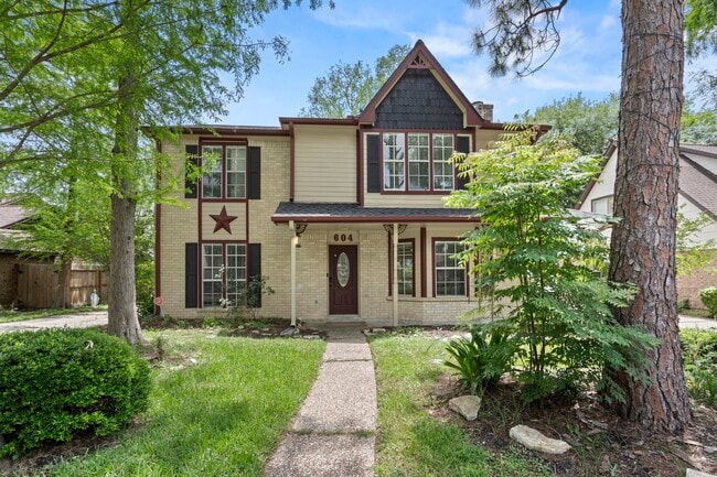 Photo - 604 Lochnell Dr House