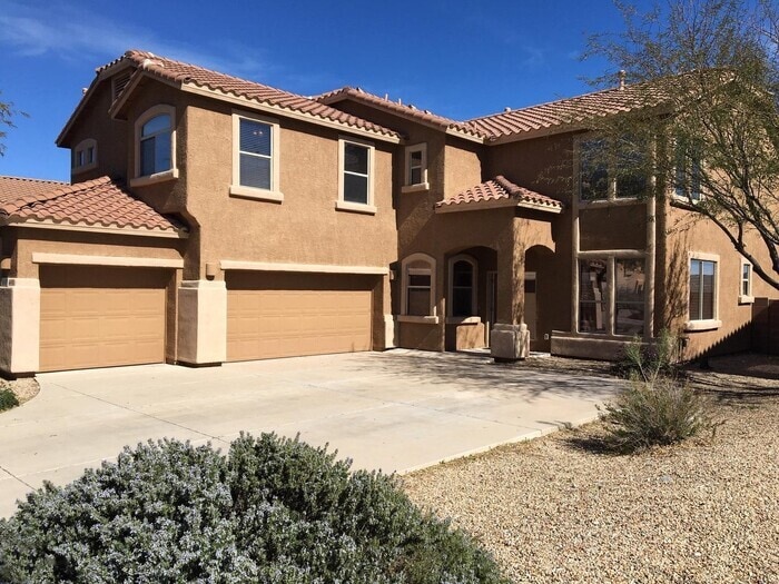 A beautiful two-story five bedroom, 2.5 ... - A   beautiful two-story five bedroom, 2.5 ...