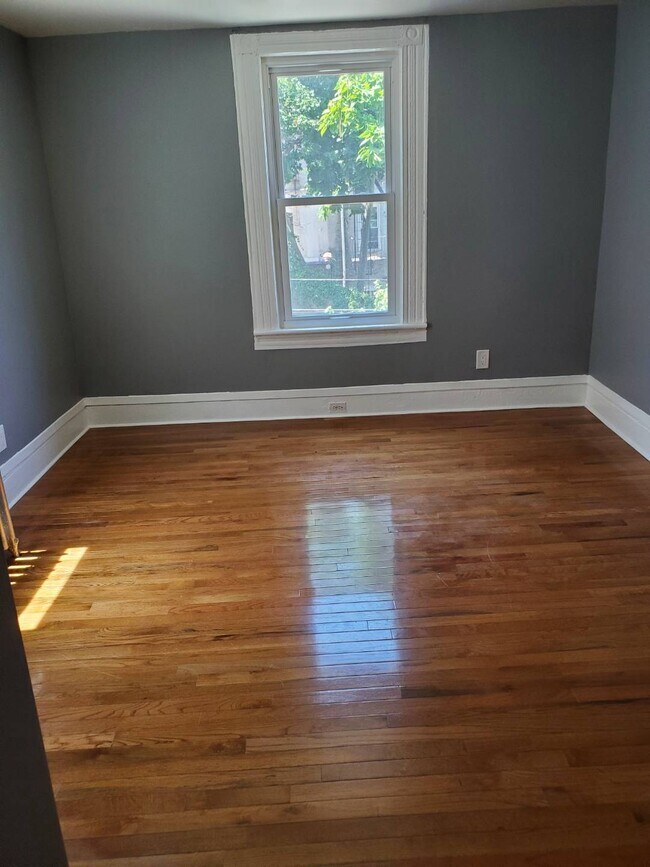 Foto del edificio - 676 E 31st St