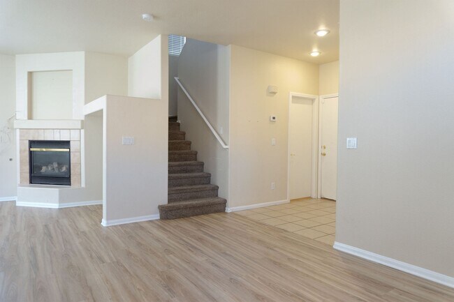 Foto del edificio - Gated Community - Freshly painted Interior & Exterior