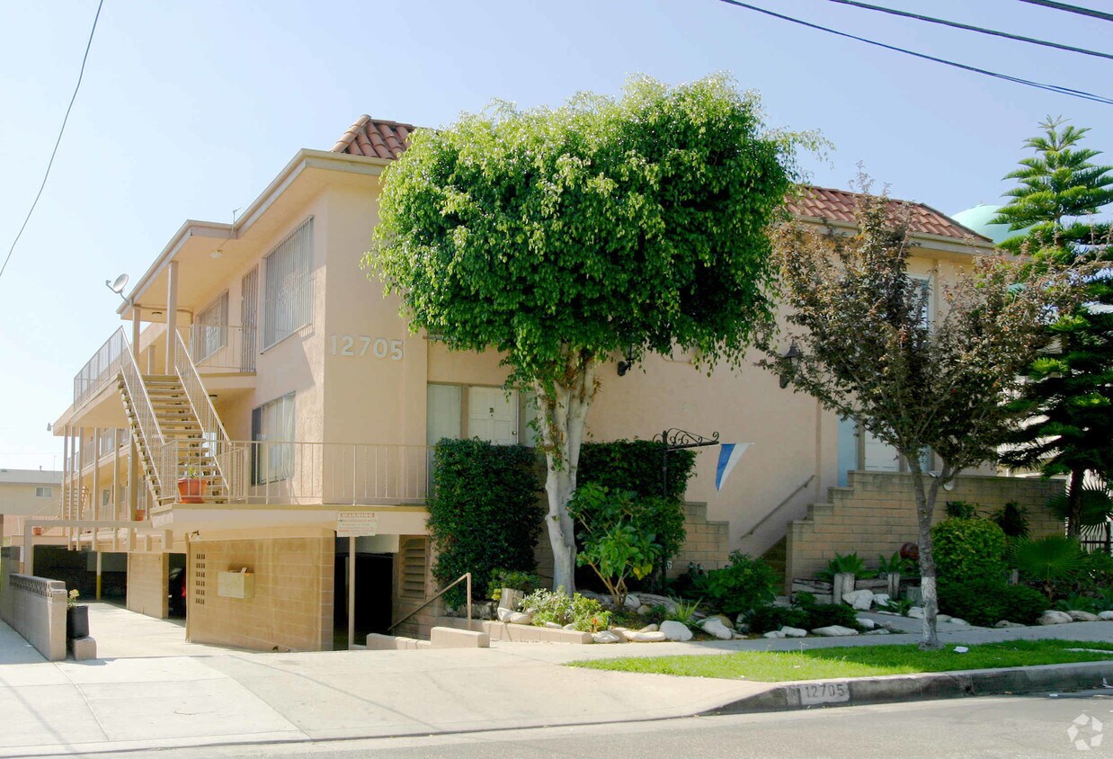 Foto del edificio - 12705 Ramona Ave
