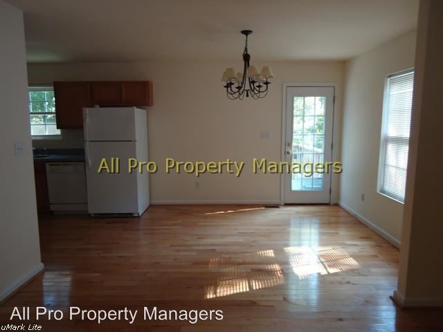 Building Photo - 3 br, 2 bath House - 2 Kingswood Road