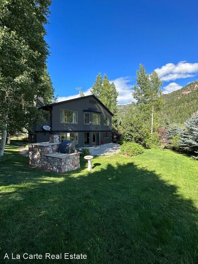 Primary Photo - 4 br, 3.5 bath House - 210 Chair Mountain ...