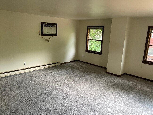 Living Room - 213 Hamburg Tpke