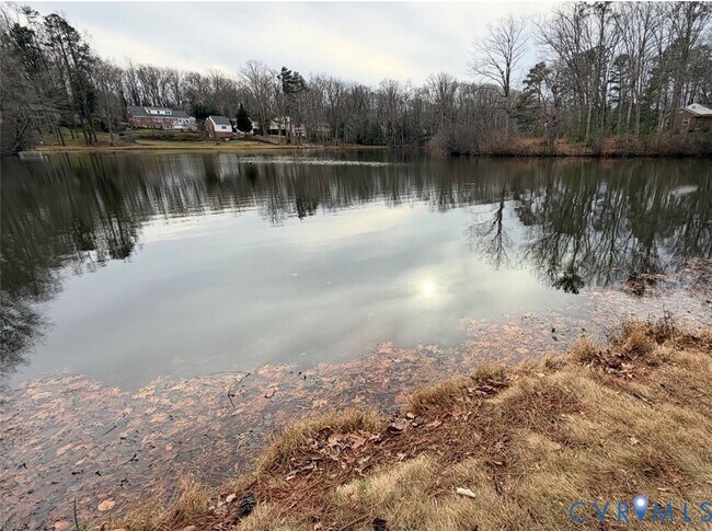 Foto del edificio - 7622 Yarmouth Dr