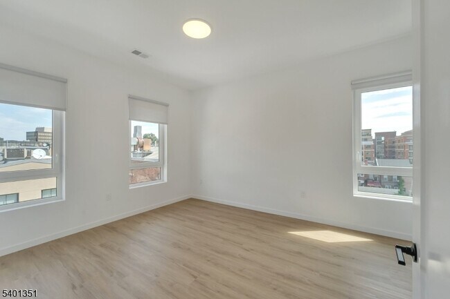 Foto del edificio - 22 Schuyler Pl