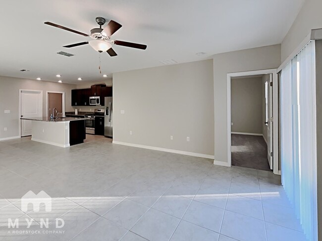 Building Photo - 5250 White Chicory Dr
