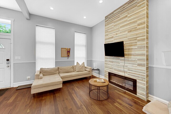 Foto del edificio - 2123 W Adams St