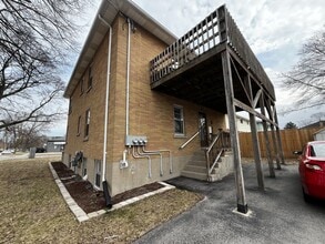 Building Photo - 381 Nelson St