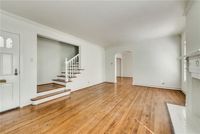 Building Photo - 4136 Grassmere Ln