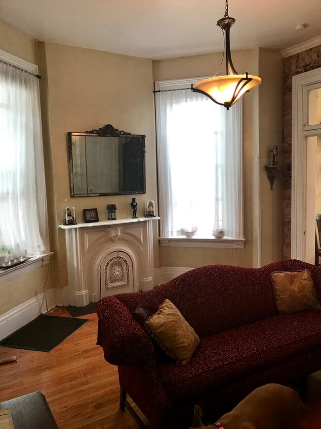 Building Photo - 1033 Russell St