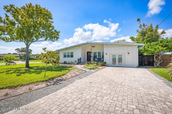 Building Photo - 1602 7th St N