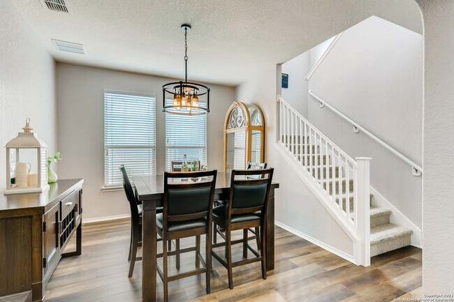Building Photo - 13122 Piper Sonoma
