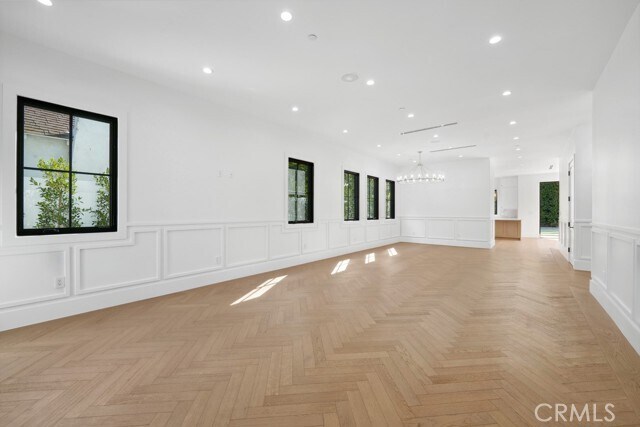 Foto del edificio - 4539 Longridge Ave