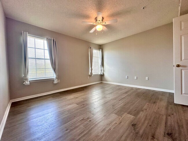 Foto del edificio - Spacious 1 Bed / 1 Bath Condo in Indian La...
