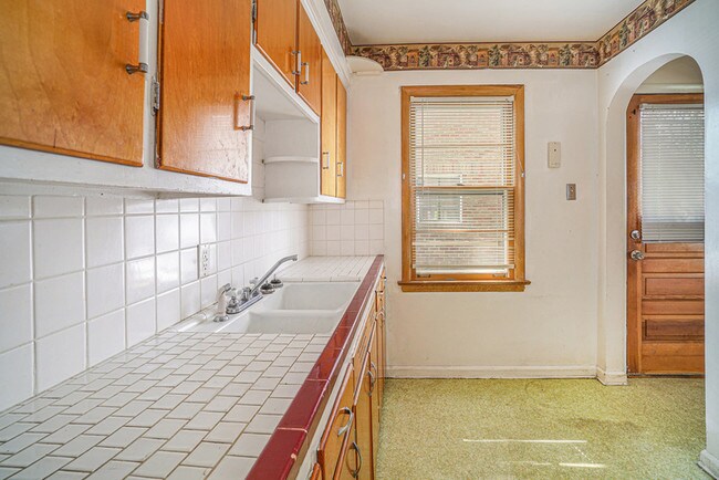Building Photo - 3332 Mulberry St
