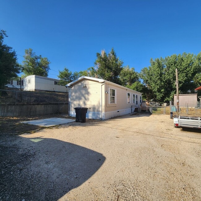 Building Photo - Cozy 2 Bedroom Mobile Home