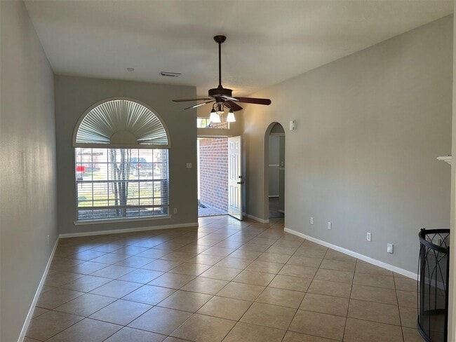 Building Photo - 14815 Carolina Falls Ln