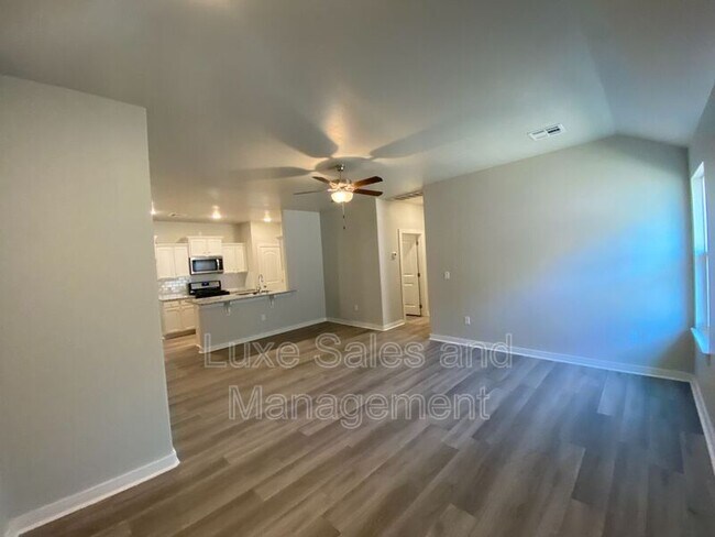 Foto del edificio - 1317 E Ash St