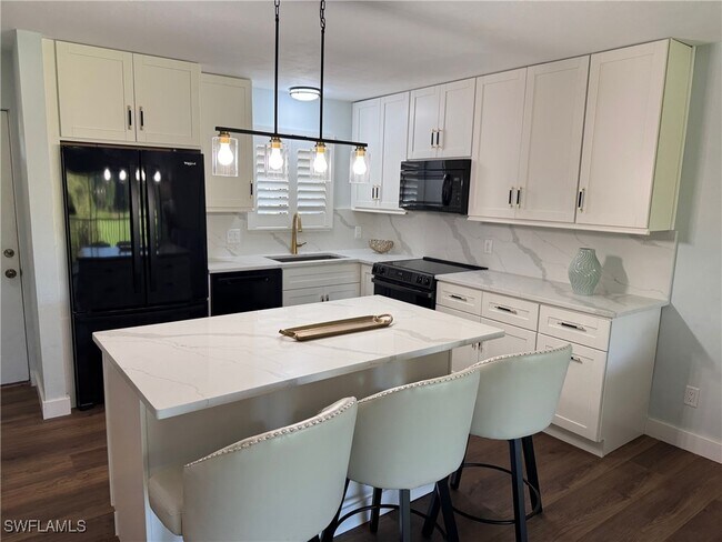 Foto del edificio - 746 Eagle Creek Dr