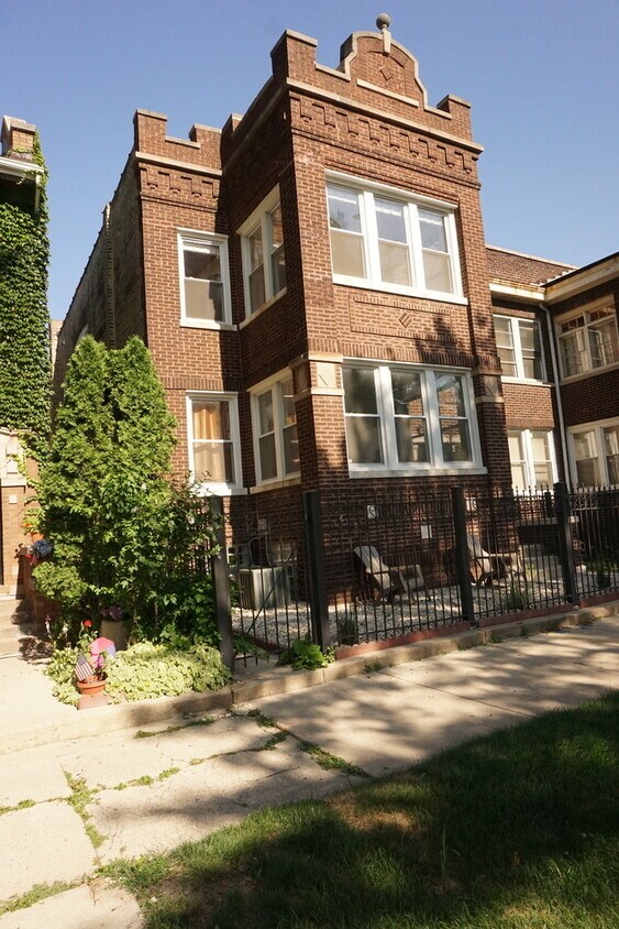 4303 N Sawyer Ave, Chicago, IL 60618 House Rental in Chicago, IL