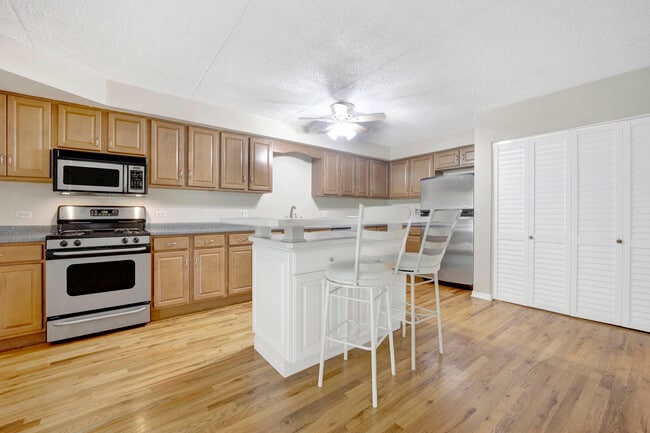 Building Photo - 15502 Orlan Brook Dr