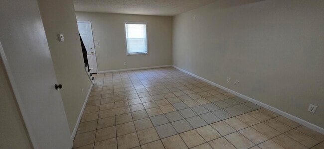Building Photo - 6295 Forest Vale Dr NW
