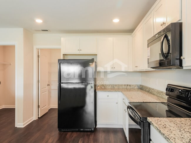 Foto del edificio - 7104 Brittany Pointer Ct