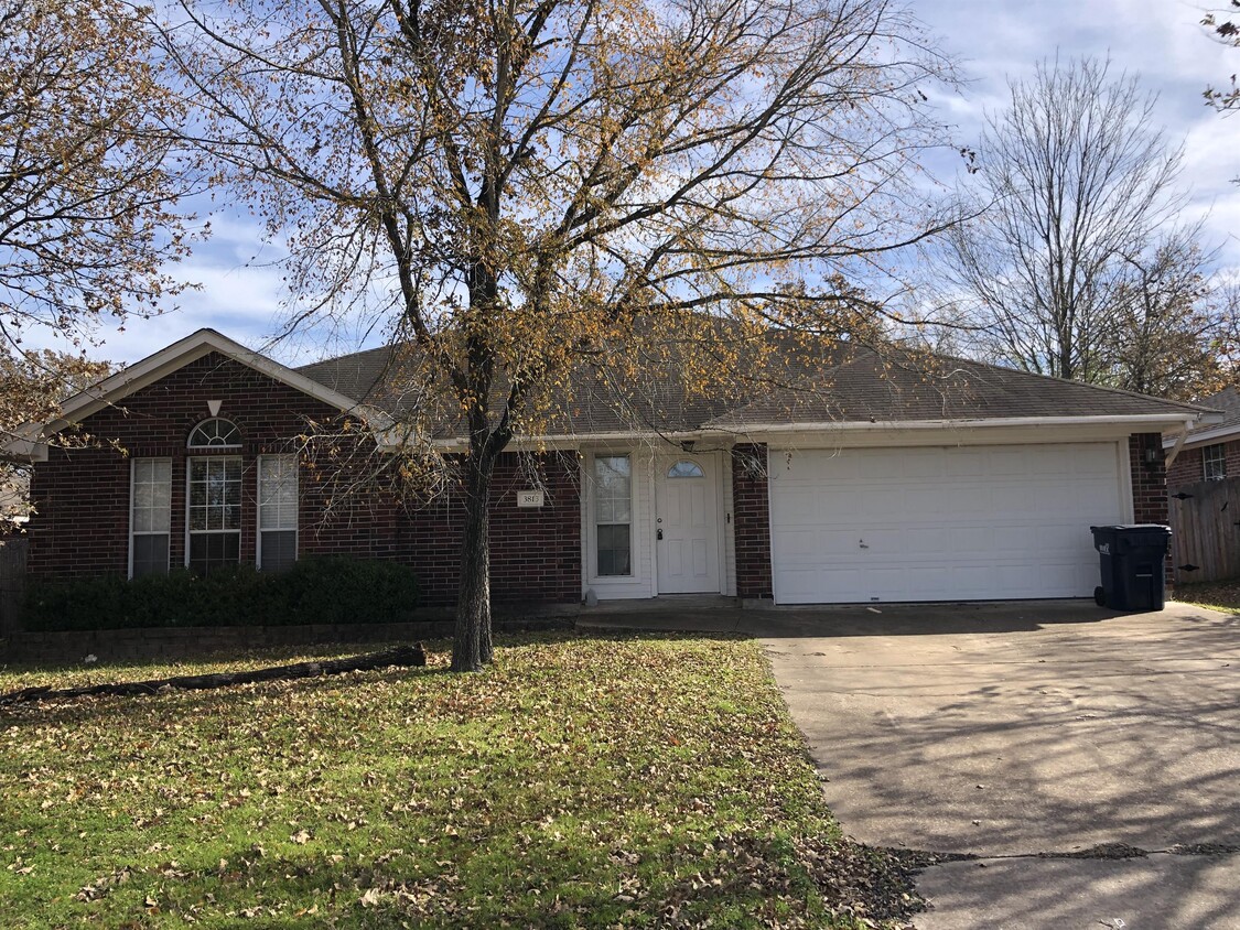 Primary Photo - 3813 Stony Creek Ln