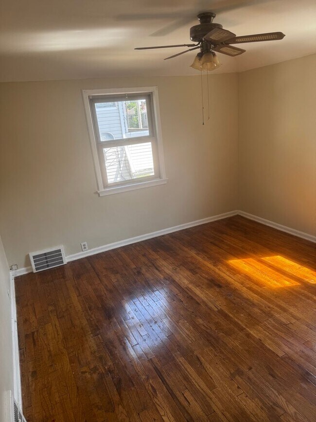 Foto del edificio - 3878 E 143rd St