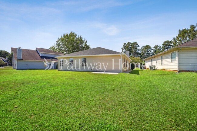 Foto del edificio - 310 Lakeview Trail