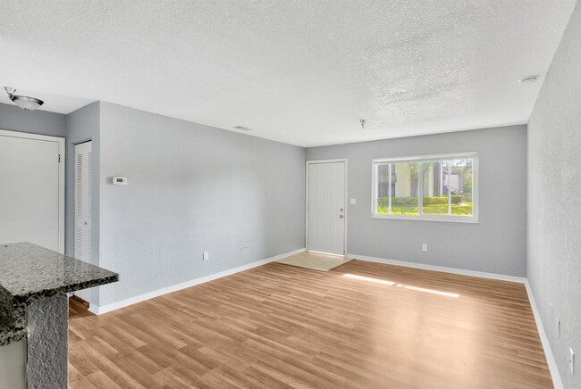 Building Photo - 10265 Gandy Blvd N