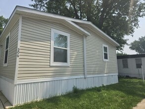 Building Photo - 306 Oriole Ln