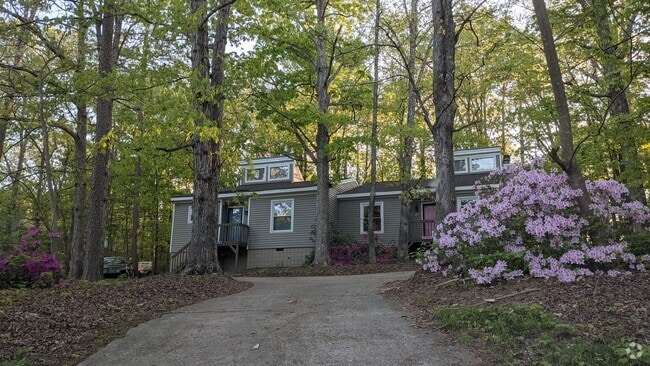Welcome home! - 4700 Cornwall Pl