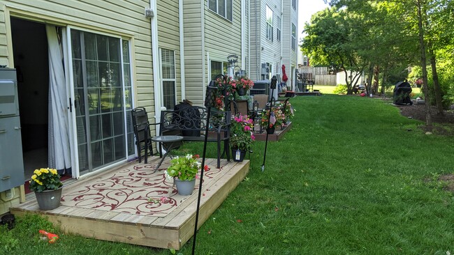 New Deck - 1002 Foxhunt Terrace NE