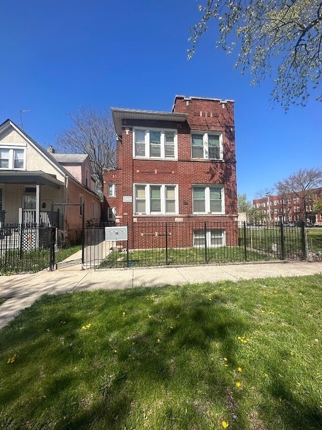 Primary Photo - 7310 S Dante Ave