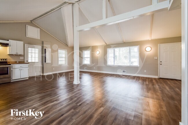 Building Photo - 3217 Sandusky Dr