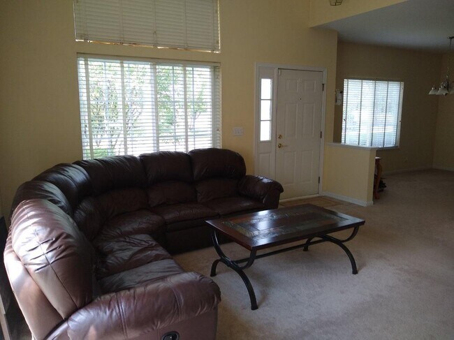 Foto del edificio - 331 Abington Woods Dr