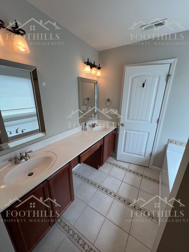 Foto del edificio - Your Next 3BR Home Awaits – Pets Welcome!