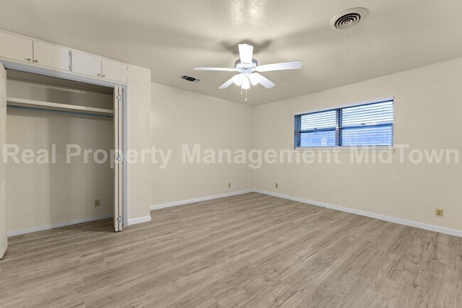 Foto del edificio - 5308 Norma St