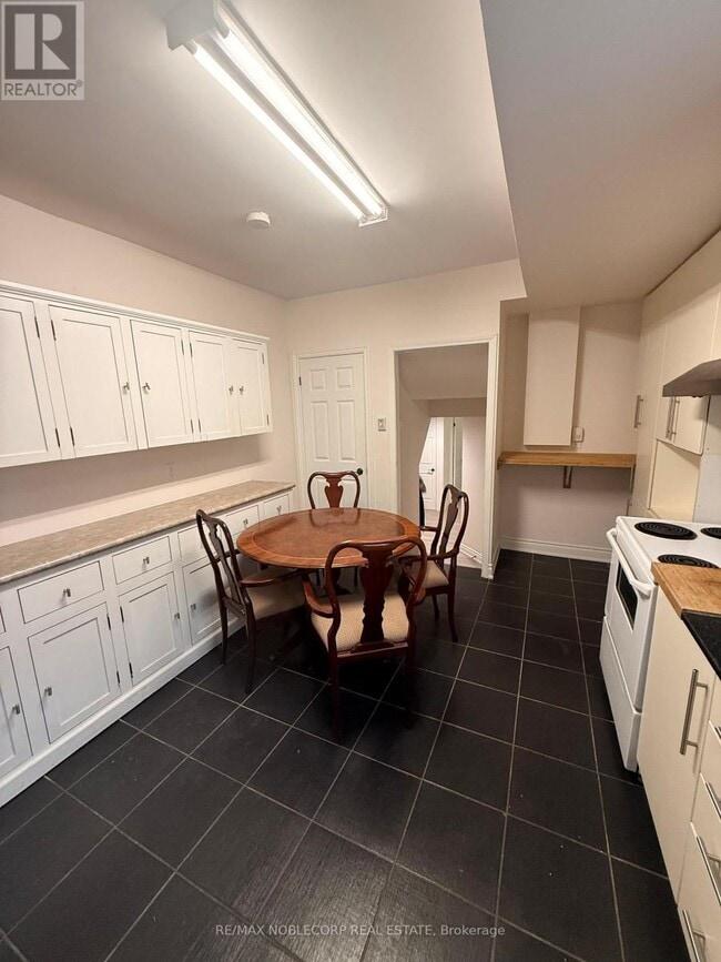 Building Photo - 54 Buckland Way