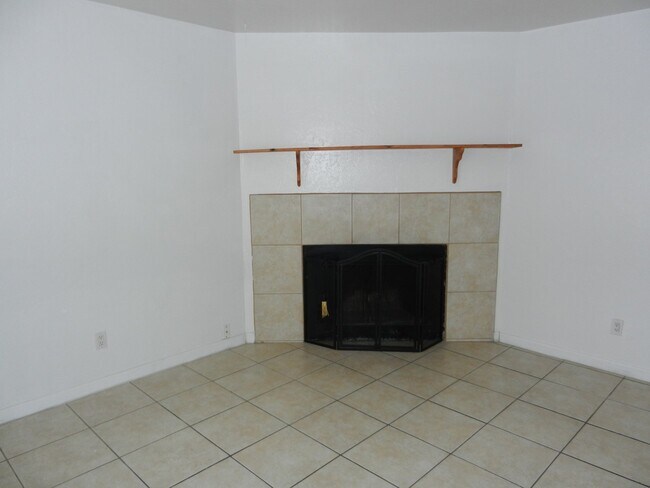 Building Photo - 1020 Meadowlark Ct SE