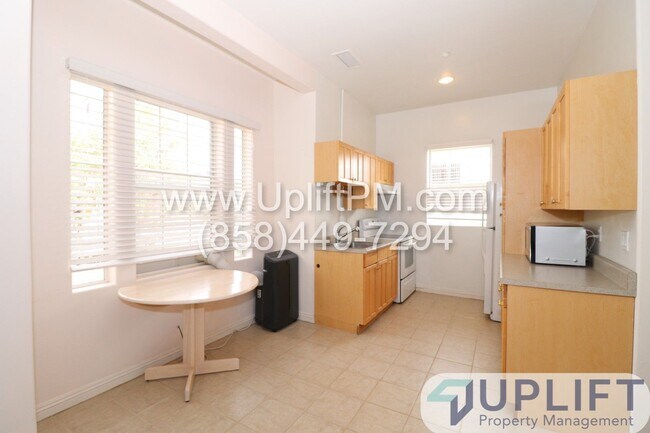 Building Photo - 1 Bed, 1 Bath Apartment on Quiet Property,...