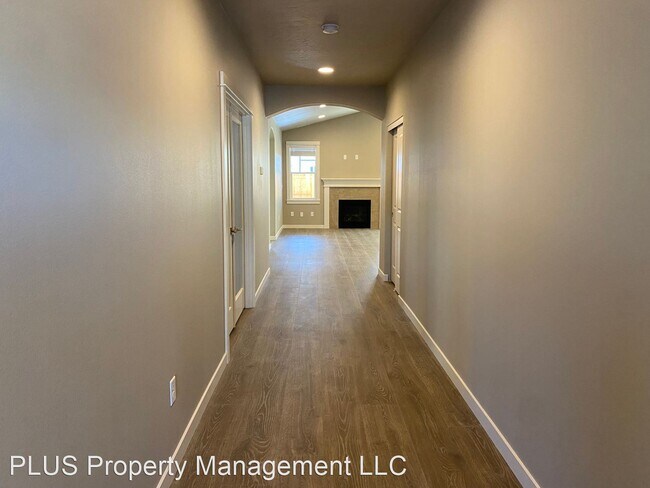 Foto del edificio - 4 br, 2 bath House - 61351 SE Preston St.
