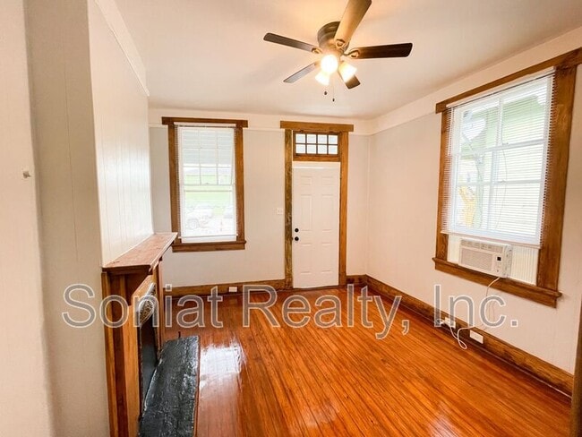 Photo - 648 S Rendon St Apartment