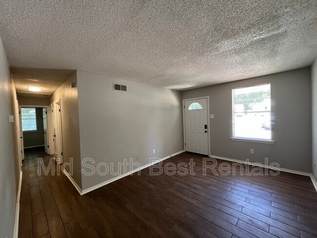 Foto del edificio - 4783 Bluff Wood Cove